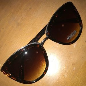 Cat eye Tortoise shell sunglasses